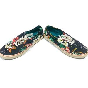 American Eagle size 10 Hawaiian sneakers